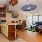 Excellent City Center Location Apt Anikka